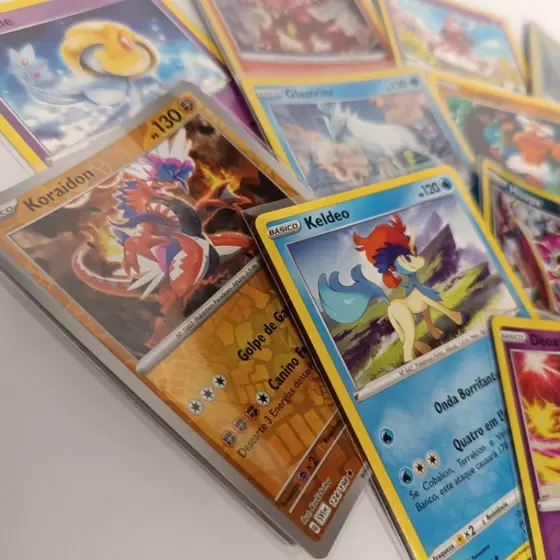 Só Lendários Pokémon - Kit de cartas Pokémons Lendários - 15 cartas + 1 Carta lendário (V, GX ou EX)