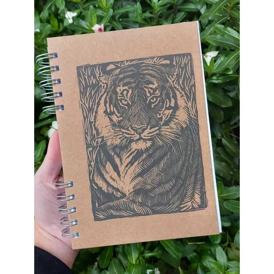 Caderno Sketchbook para Desenho - 20,5x14,5cm - 100 Páginas de 240g - Miolo Liso - tigre 1