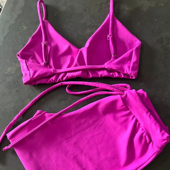 Conjunto Lua Top Costas Nua Rosa Fucsia Poliamida Reforçado Shorts