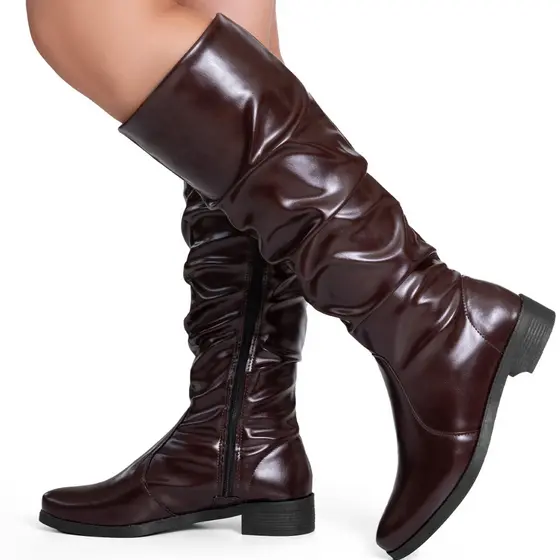 Bota Feminina Lumiss Montaria Cano Longo Slouchy Enrugada Salto Baixo Bico Redondo Marrom