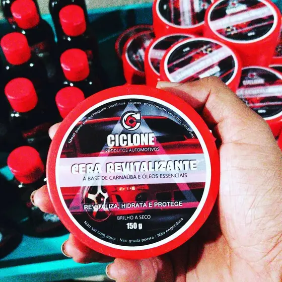 CERA AUTOMOTIVA Para Carro e Moto com CARNAUBA 150gr Para PLASTICO RESSECADOS