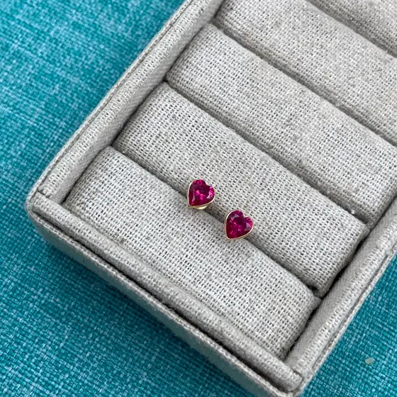 Brinco Coração 5mm de Ouro 18k