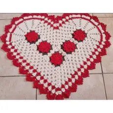Tapete coração/ centro de mesa coração/coração em crochê 65x55cm