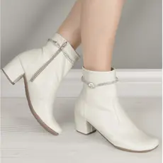 Bota Feminina Off White Cano Curto Salto Grosso Confortável Brilhante Elegante Macerata Ref: 180