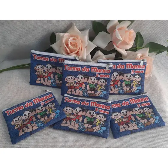 KIT 100 BOLSINHAS 13x10CM COM ARGOLA E FORRO. PORTA MOEDAS PERSONALIZADO. FAZEMOS QUALQUER TEMA A SUA ESCOLHA.