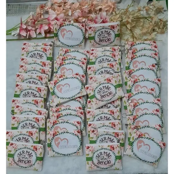 KIT 60 BOLSINHAS 13x10CM. ARGOLA E FORRO.PORTA MOEDAS, FAZEMOS QUALQUER TEMA A SUA ESCOLHA.