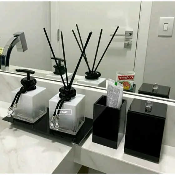 Kit Lavabo Banheiro Luxo Branco Preto Com Bandeja e Porta Escova/ Saboneteira Aromatizador de Ambiente