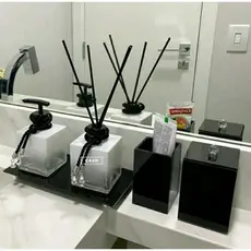 Kit Lavabo Banheiro Luxo Branco Preto Com Bandeja e Porta Escova/ Saboneteira Aromatizador de Ambiente