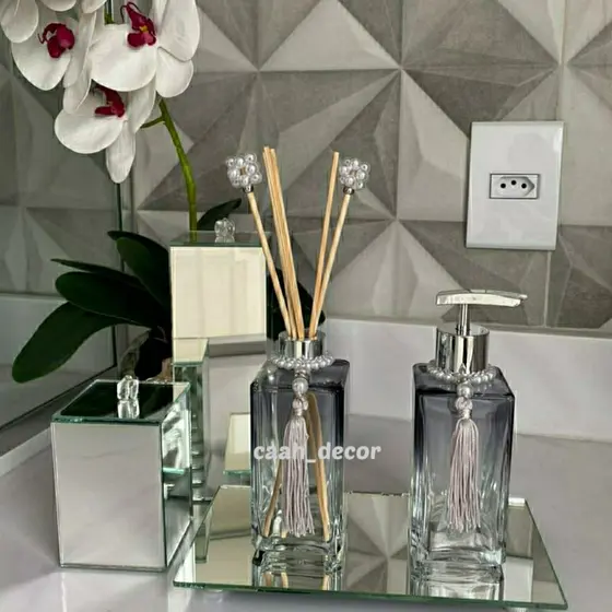 Kit Lavabo Banheiro Luxo Prata Com Bandeja Com Porta Escova e Saboneteira Porta Cotonete