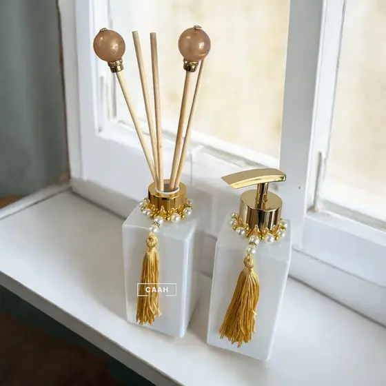 Kit Lavabo Banheiro Luxo Branco Difusor De Ambiente Dourado/Vidro Square Branco Aromatizador De Varetas Saboneteira