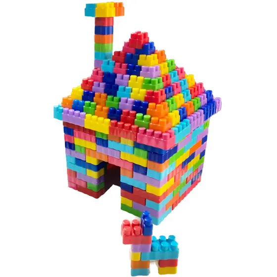 kit de blocos infantil contendo 300 peças coloridas acompanhada de rodinhas para criança se divertir