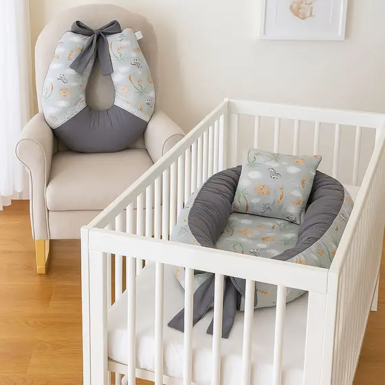 Ninho e Amamentação Kit com Laço em Micropercal Estampado Safari Cinza