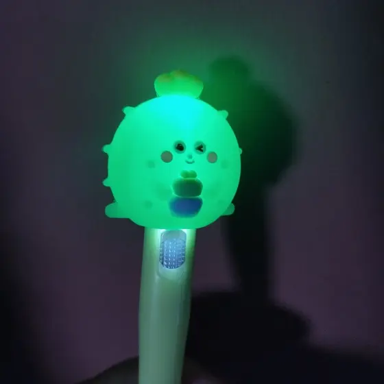 Caneta Led - Acende no escuro - Caneta em gel