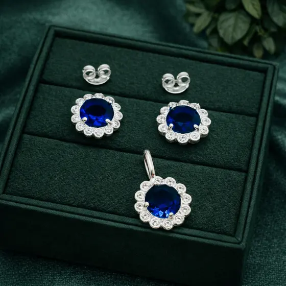 Conjunto Brinco E Pingente Cravejado Com Zircônia Azul Em Prata 925