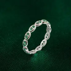 Anel Aparador Verde Cravejado em Prata 925 Elegante e Sofisticado