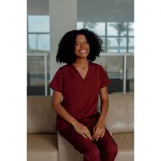 Conjunto Pijama Cirúrgico Bordô Scrub Hospitalar Feminino Tecido Gabardine