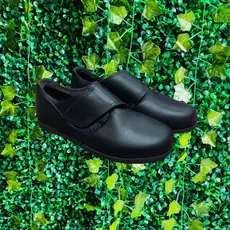 Sapato Pantufa Forrado Em Lã Com Velcro Pantufa Unissex Para Usar No Inverno Cores Castor E Preto Fabricada Em Couro Legítimo
