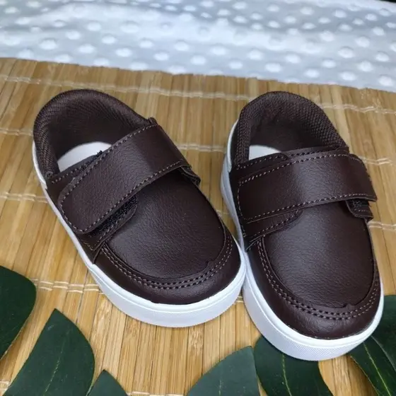 Mocassim bebê menino marrom escuro sapato social infantil masculino sapatinho nenê batizado