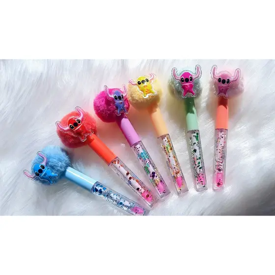 Lip Gloss Stitch com pompom