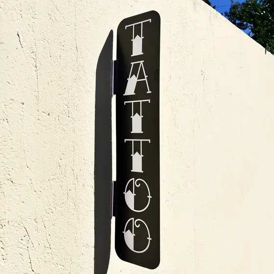 Placa Dupla Face Uso Externo - Tattoo 68x16cm
