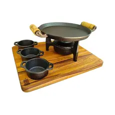 Kit Chapa e Fogareiro Ferro Fundido Suporte Madeira Tábua Churrasco Cumbuca Molheira Petisco Porção