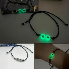 Pulseira de Letrinha Iniciais do Nome Brilha no Escuro Unitária Casal/Amizade