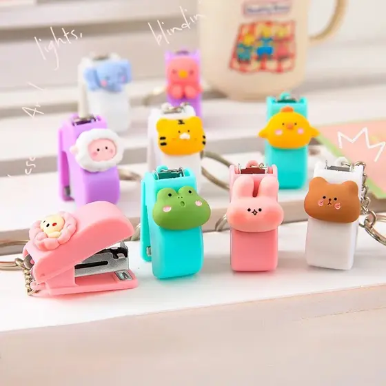 Mini Grampeador Escolar com 2000 grampos TRIS Bichinhos