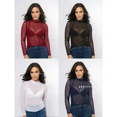 Blusa de Tule  Gola Alta e manga comprida.