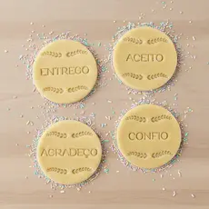 Mantra Entrego Agradeço Aceito Confio Kit 4 Cortadores Biscoito Pasta Americana Confeitaria Zen Presente Lembrancinha