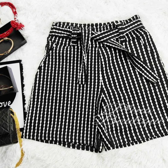 Shorts Colmeia Listrado Liso Feminino Com Cinto
