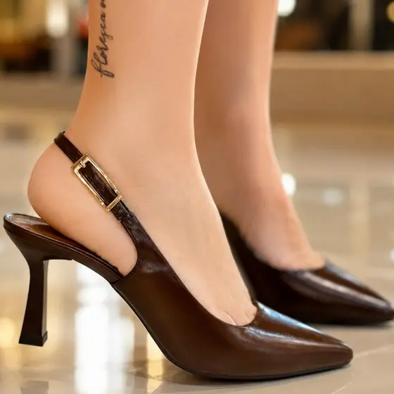 Scarpin Bico Fino Salto Taça Fivela Slingback Conforto Casual Elegante