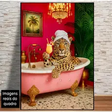 Quadro decorativo onça na banheira tomando drink ideal para banheiro e área de lazer 110x80 cm