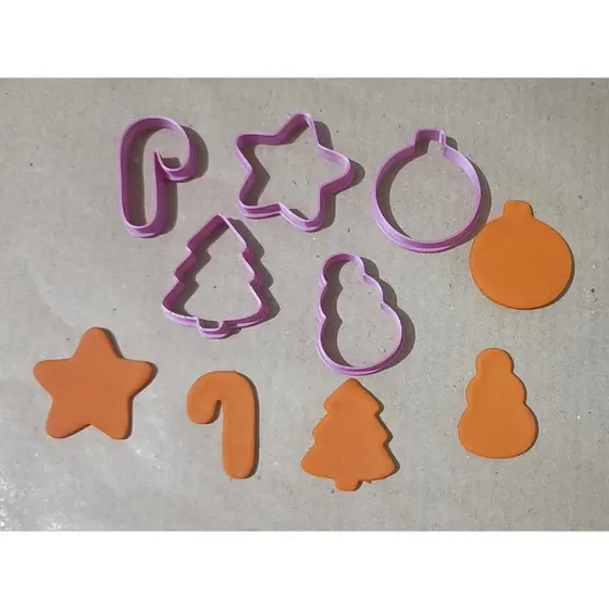 CORTADOR NATAL KIT 5 PEÇAS ARVORE, BOLA, BONECO DE NEVE, ESTRELA E CANUDO
