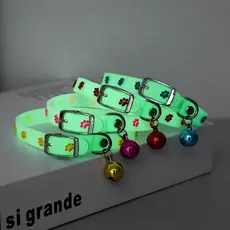Kit C/ 4 Coleiras Neon Brilha No Escuro Noturna Com Sininho Para Gato Cachorro Pet Luminosa LR-0080