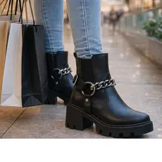 Bota Feminina Cano Curto Salto Bloco Coturno Confortável Moda Inverno Casual Detalhe Corrente