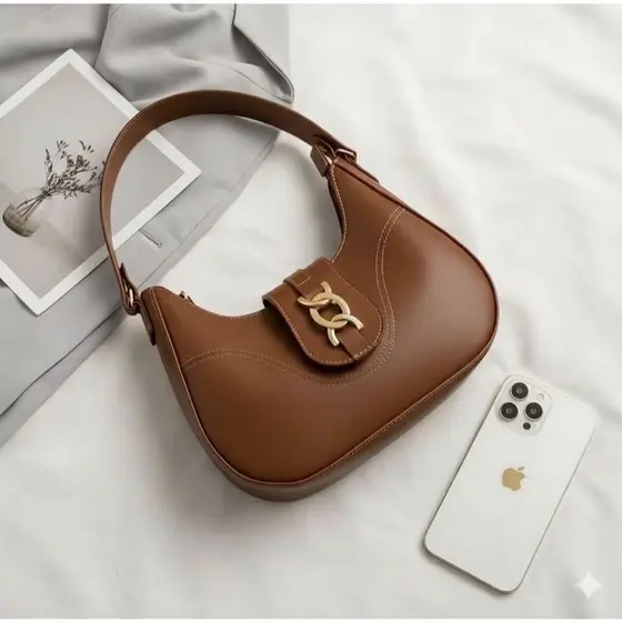 Bolsa Feminina Sofisticada Meia Lua Fecho Dourado Couro Sintético Premium
