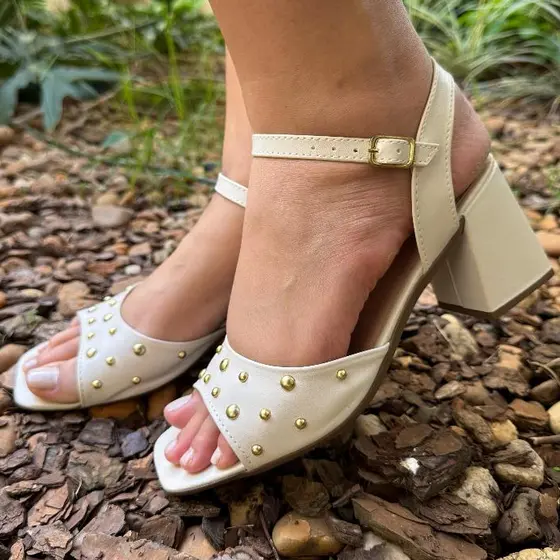 Sandália Feminina Salto Médio Bloco Grosso Fivela Moda Casual Confort Moda