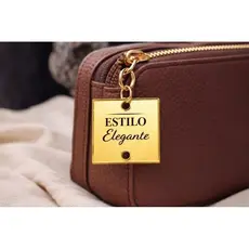 Tag Personalizada em Acrílico – 25x25mm | Ideal para Bolsas, Acessórios e Marcas