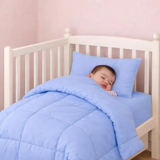 Edredom dupla face para berço + fronha com lese. Macio, delicado e perfeito para o conforto do seu bebê.