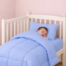 Edredom dupla face para berço + fronha com lese. Macio, delicado e perfeito para o conforto do seu bebê.