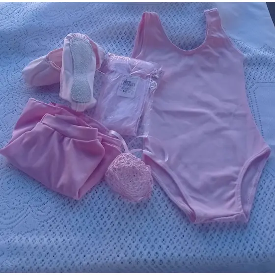 Kit Ballet Completo Collant Regata + Saia + Meia + Sapatilha + Rede para Coque