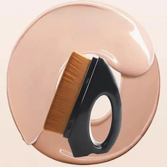 Pincel Para Base/BB Cream em Formato de Ferro