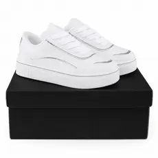 Tenis Feminino Detalhes em Ouro e Prata, Estilo e Conforto em forma de calçado.
