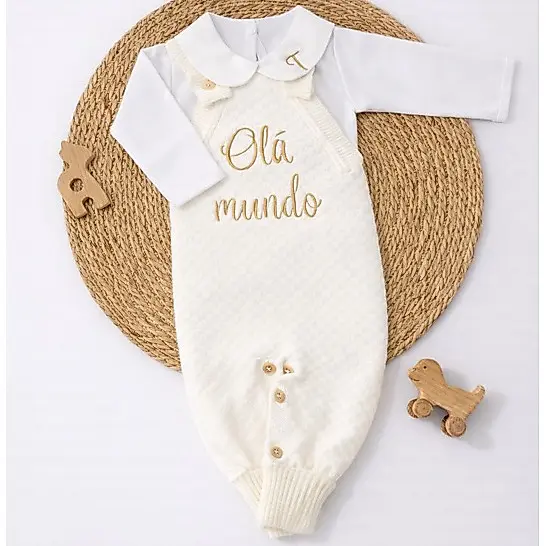 Jardineira Macacão Tricot Personalizado Olá Mundo Body
