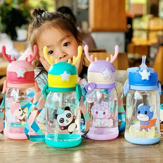 Garrafa De Alce Água Infantil Criança Portátil Com Canudo Desenho Multicolorido