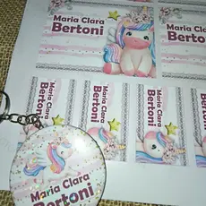 Etiqueta escolar personalizada - com foto + chaveiro de brinde