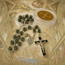 Terço católico São Bento Hematita Quadrada Prateado com Medalhas Caixinha Redonda - SKU-140