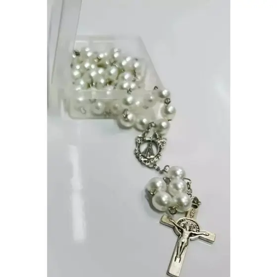 Terço religioso católico Nossa Senhora Aparecida Pérola Prateado - Caixinha Retangular - SKU-107