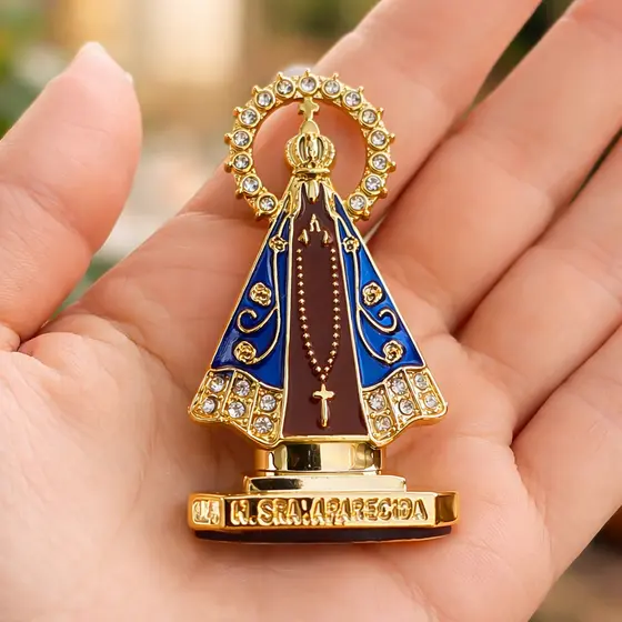 Santinha Nossa Senhora Aparecida Com Coroa Dourada Para Painel Carro Decorativo Com Fita Dupla Face