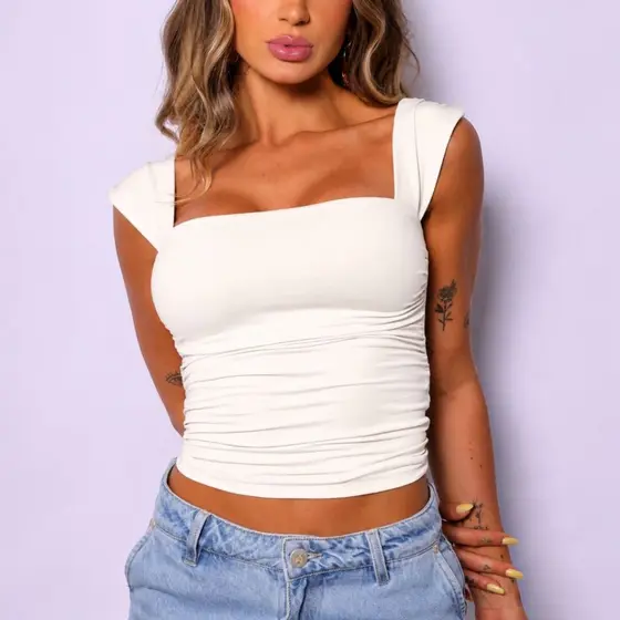 Blusa Básica De Poliamida Corte Moderno e Elegante